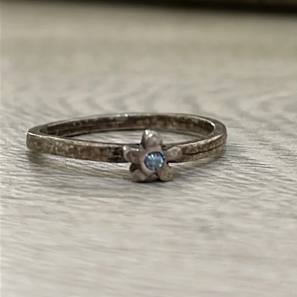 Silver Tone Blue Crystal Flower Ring - Picture 2 of 3